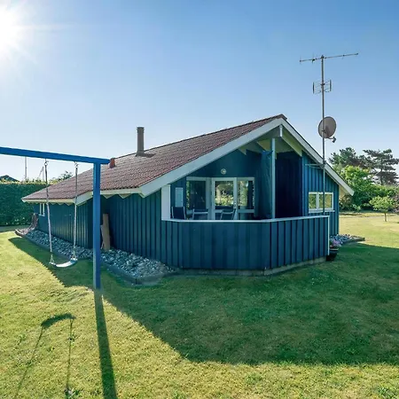Beach Front Home In Middelfart With Sauna Миддельфарт