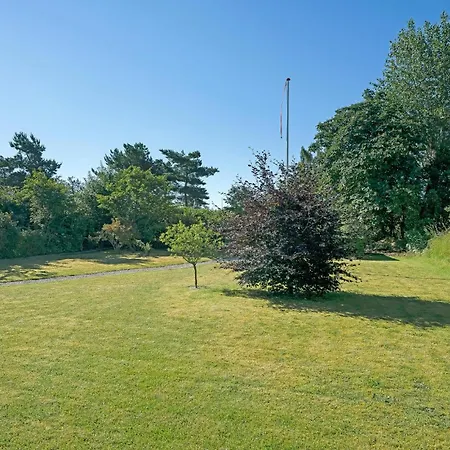 Beach Front Home In Middelfart With Sauna * Миддельфарт